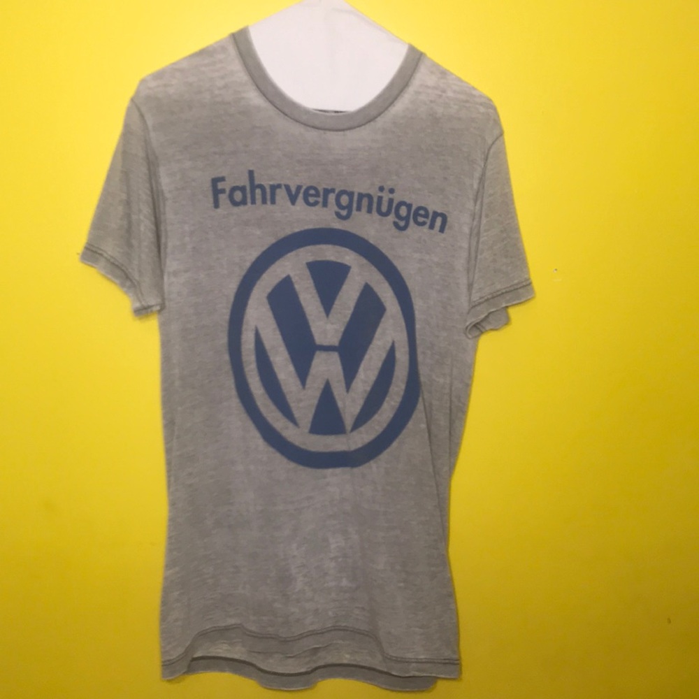 VW tee